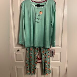 Muk Luks women’s Pajama Set - Mint Green with Pumpkin Print NWT